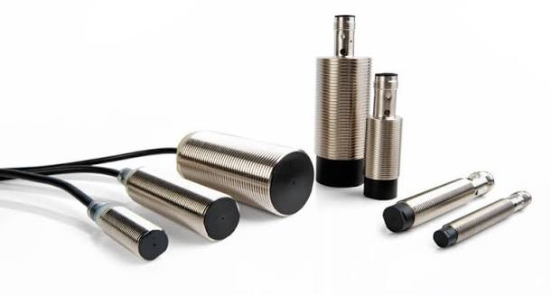 E2B-M12KN05-M1-C2 E2B-M12KN05-M1-C2 SENSOR INDUTIVO, STANDARD, DC 3 FIOS, M12, LAT - Imagem 1