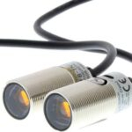 E3FB-RP21 SENSOR FOTOELETRICO TUBULAR M18, METALICO, RETRO REFLE